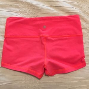 Lululemon neon pink boogie short